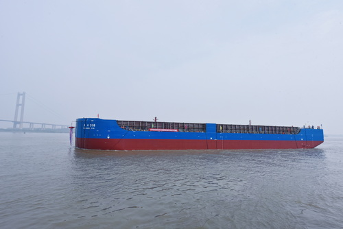 英文駁船下水-壓縮.jpg