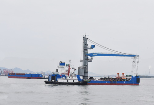 78米浮吊船出廠-壓縮.jpg